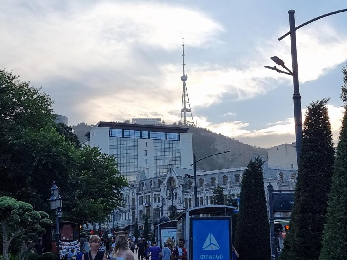 Old Tbilisi Freedom Square, Tbilisi Площадь Свободы ภายนอก รูปภาพ