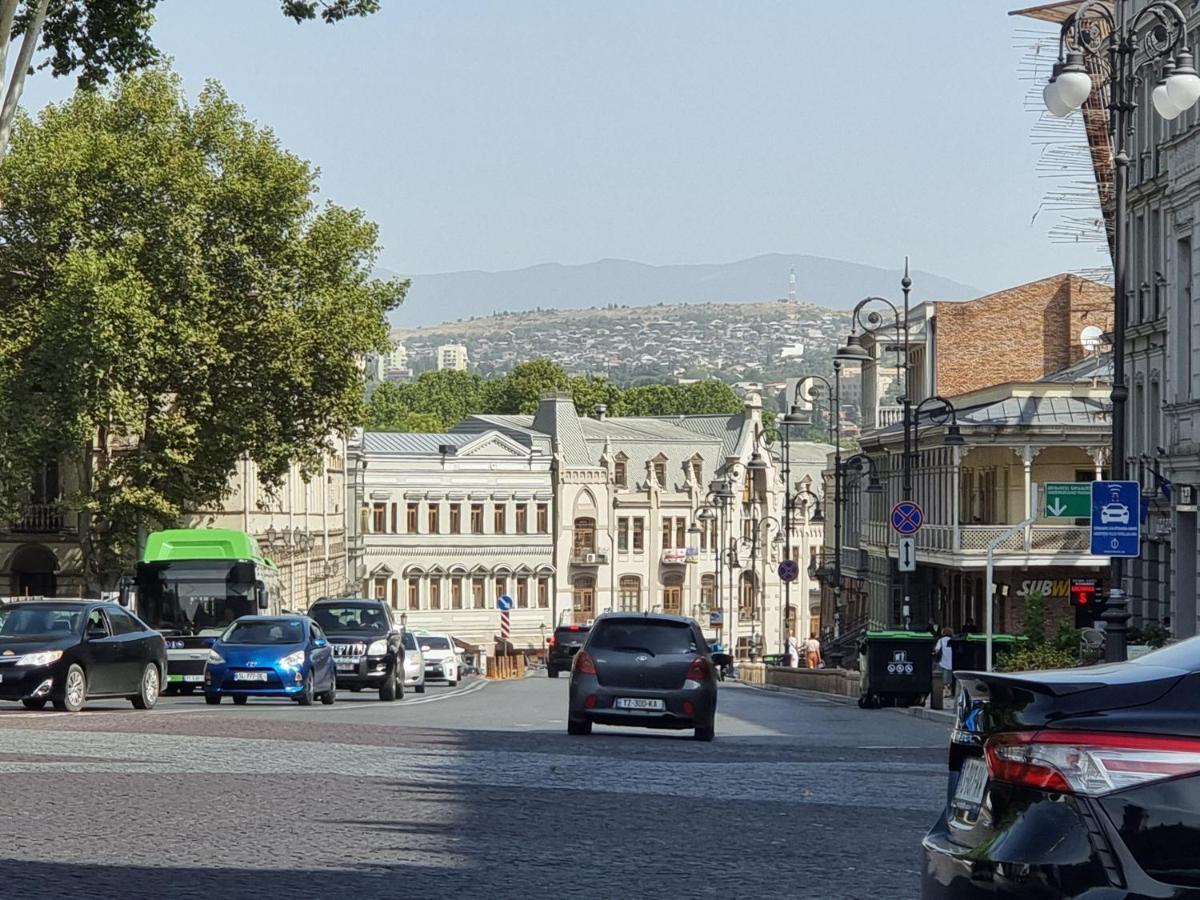 Old Tbilisi Freedom Square, Tbilisi Площадь Свободы Villa ภายนอก รูปภาพ