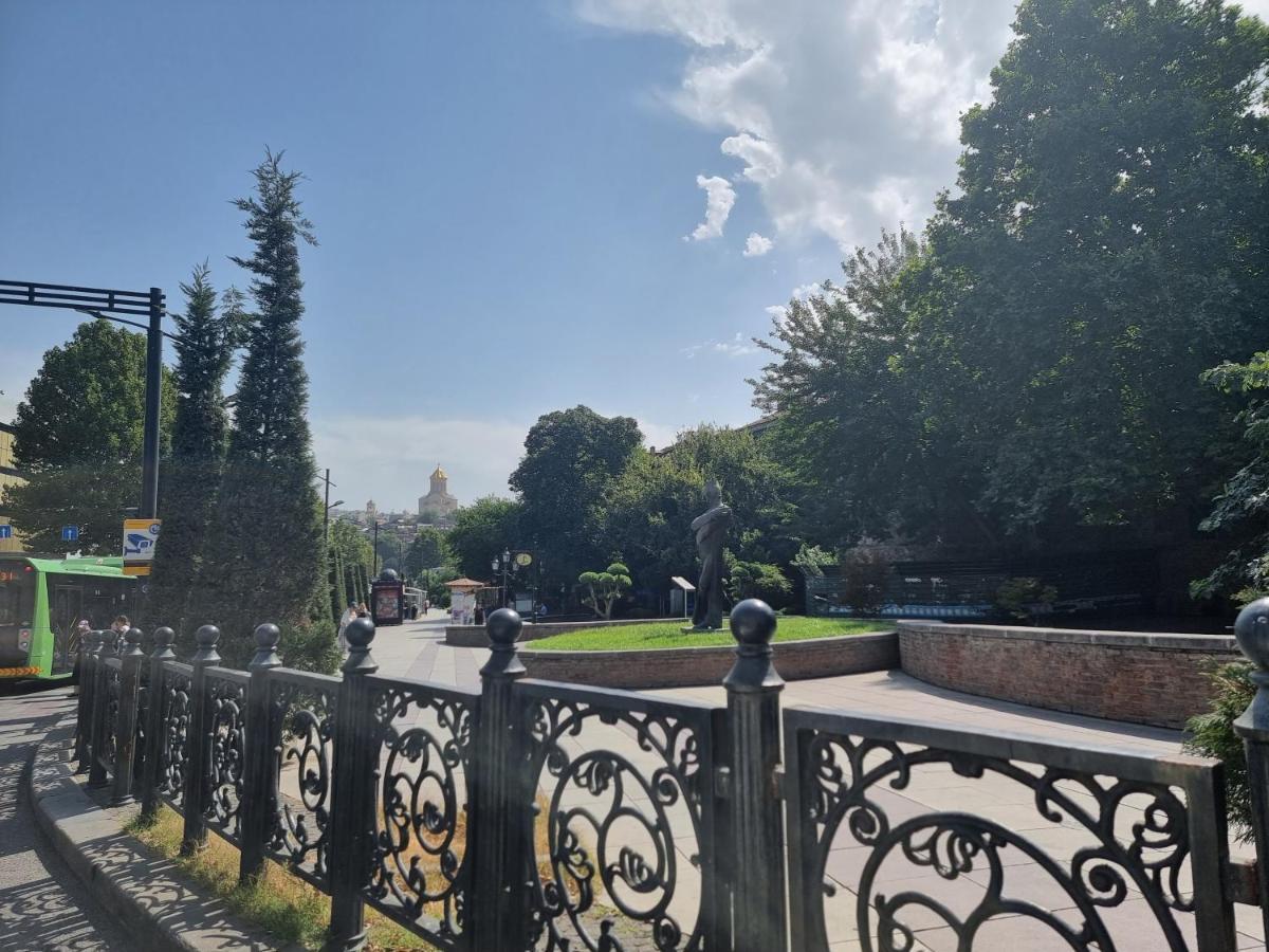 Old Tbilisi Freedom Square, Tbilisi Площадь Свободы ภายนอก รูปภาพ