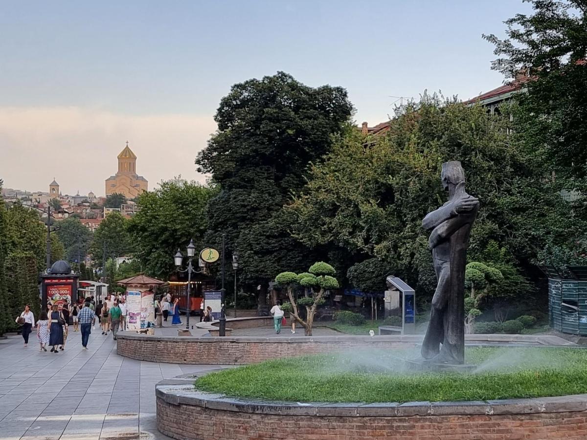 Old Tbilisi Freedom Square, Tbilisi Площадь Свободы ภายนอก รูปภาพ